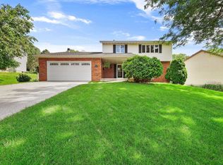 9 Newport Cir, Madison, WI 53719