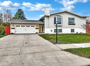 1306 22nd St W, Williston, ND 58801