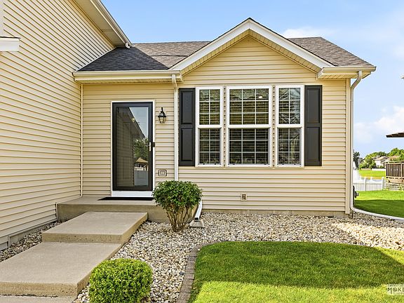 2nd image of 6708 Langsford Ln