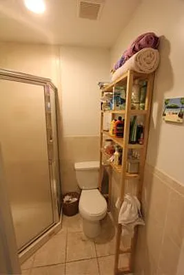 Rented by Robyn Lee, LREB | media 12