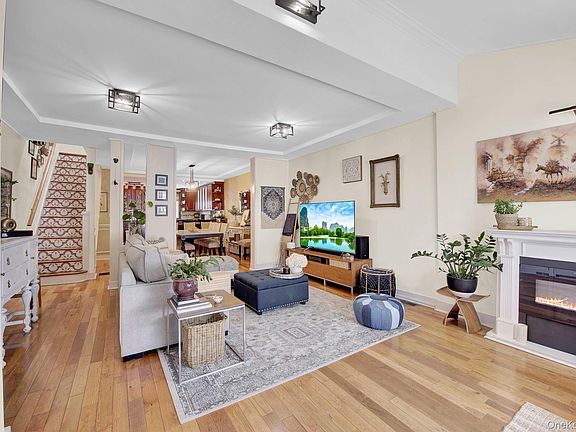 4th image of 9137 91st Street