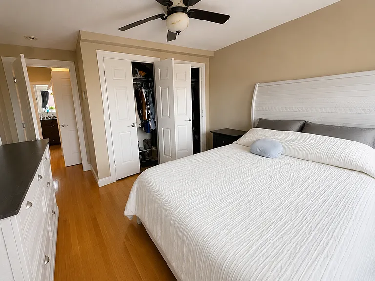 371 Hanover St #5 — Photo 3