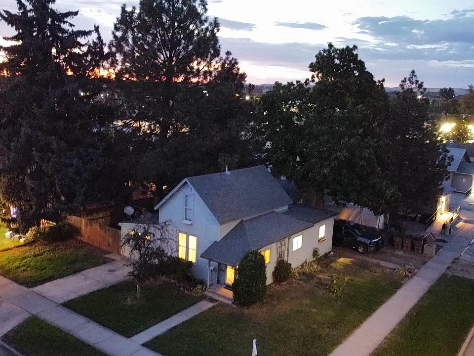 1st image of 322 E 1st St