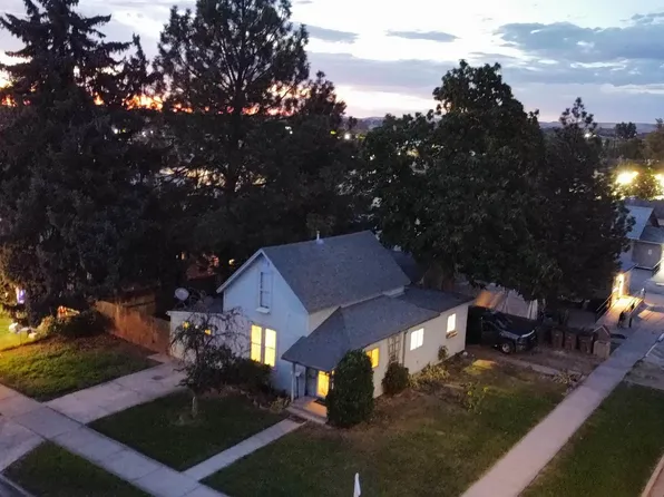 322 E 1st St, Middleton, ID 83617