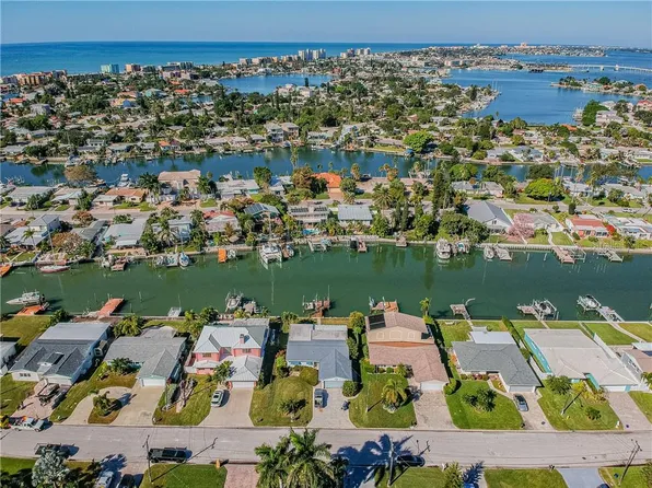 522 Crystal Dr, Madeira Beach, FL 33708