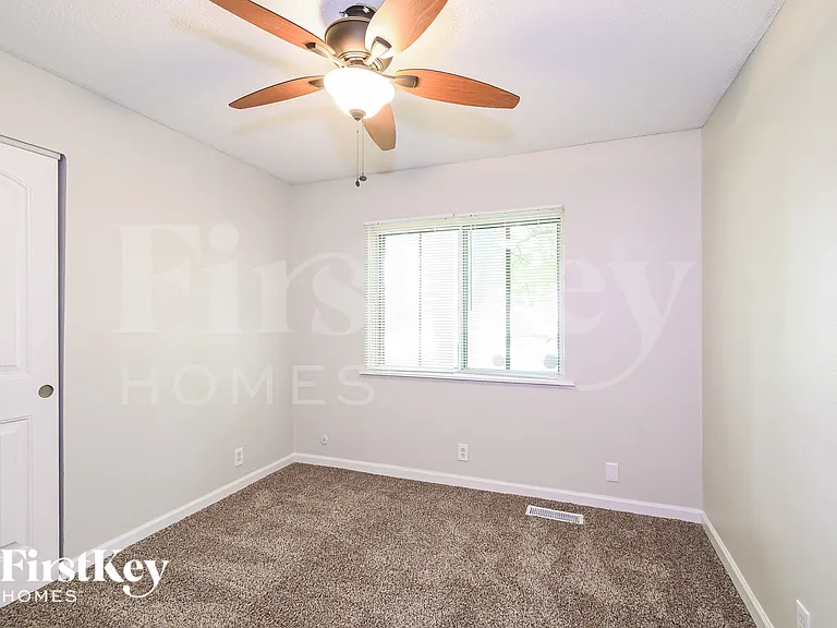 3710 Woodman Dr — Photo 15