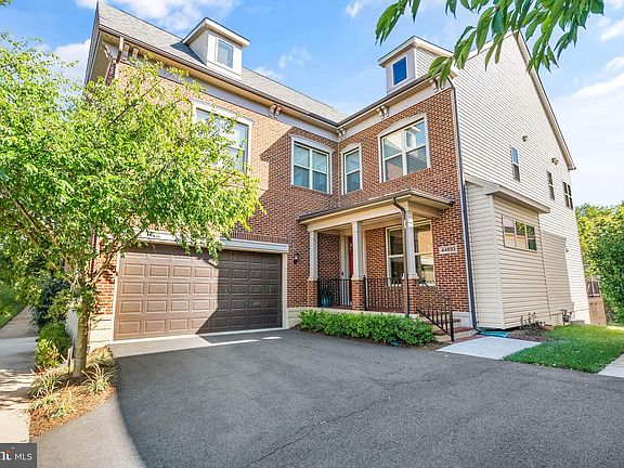3rd image of 44693 Malden Pl