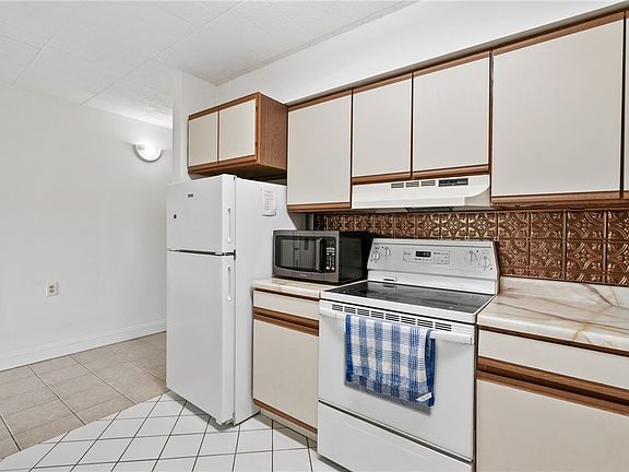 5th image of 1987 Centurion Dr APT 607