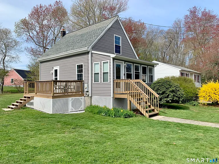 14 Stoney Brook Dr — Photo 1