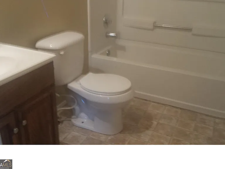 5588 Fairington Pl — Photo 5