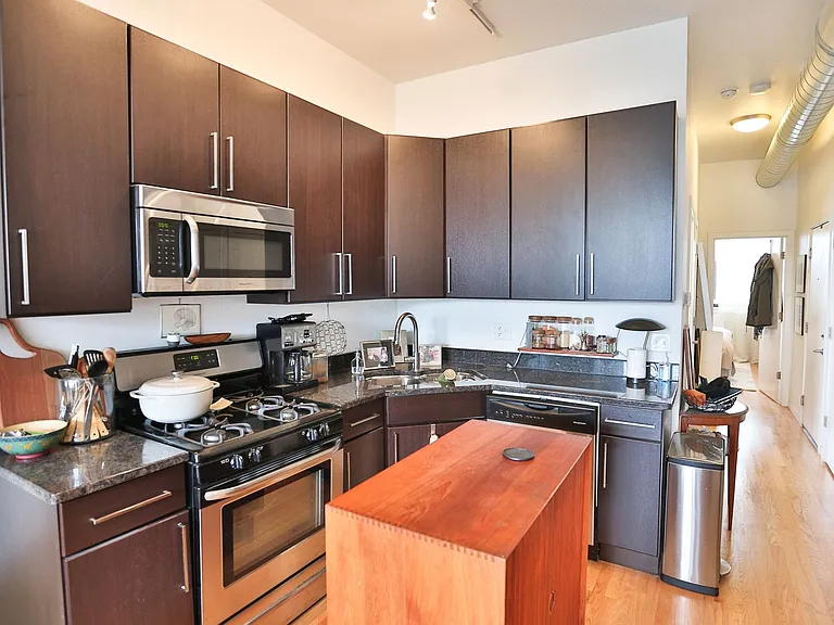 651 N Wolcott Ave #3N — Photo 1