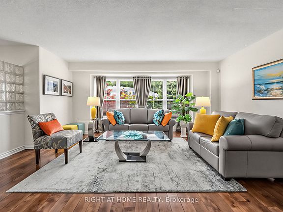 2nd image of 25 Tamarack Cir