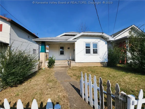 1318 Moore Ave, Dunbar, WV 25064