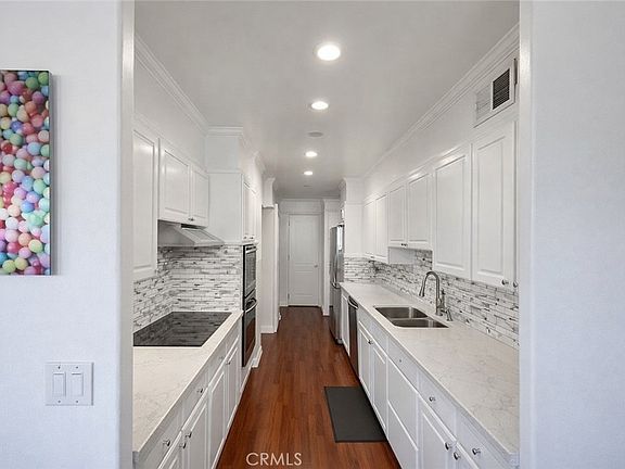 3rd image of 865 Comstock Ave APT 16A