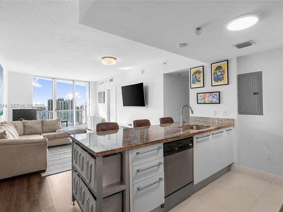 1st image of 185 SW 7th St APT 2702