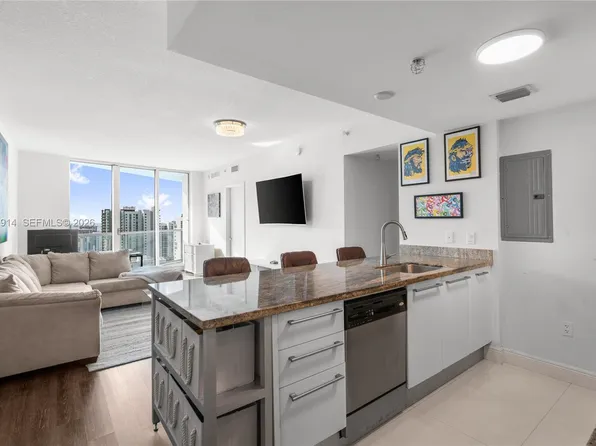 185 SW 7th St APT 2702, Miami, FL 33130