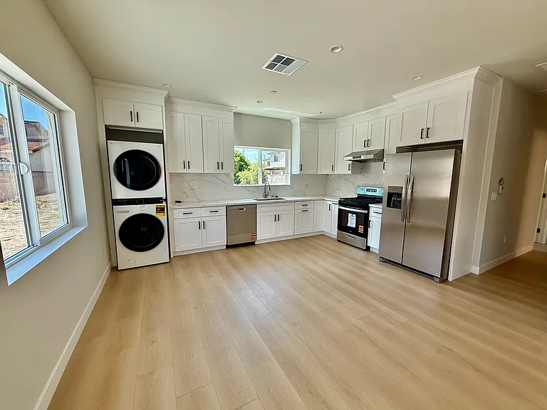 3442 Vineland Ave #A — Photo 3