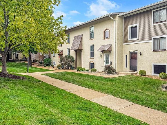 3rd image of 165 Carmel Woods Dr