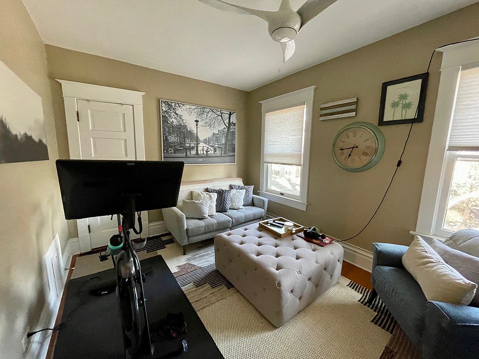 EXAMPLE of Front room with furniture