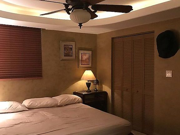 4th image of 720 Collins Ave APT 302