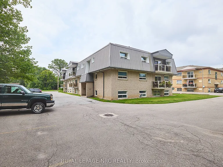 90 Woodlawn Rd #15 — Photo 23