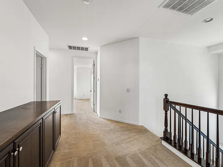 1364 Wellington Dr — Photo 21