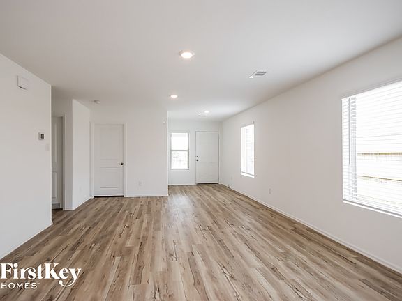 4th image of 4318 Palmetto Ln