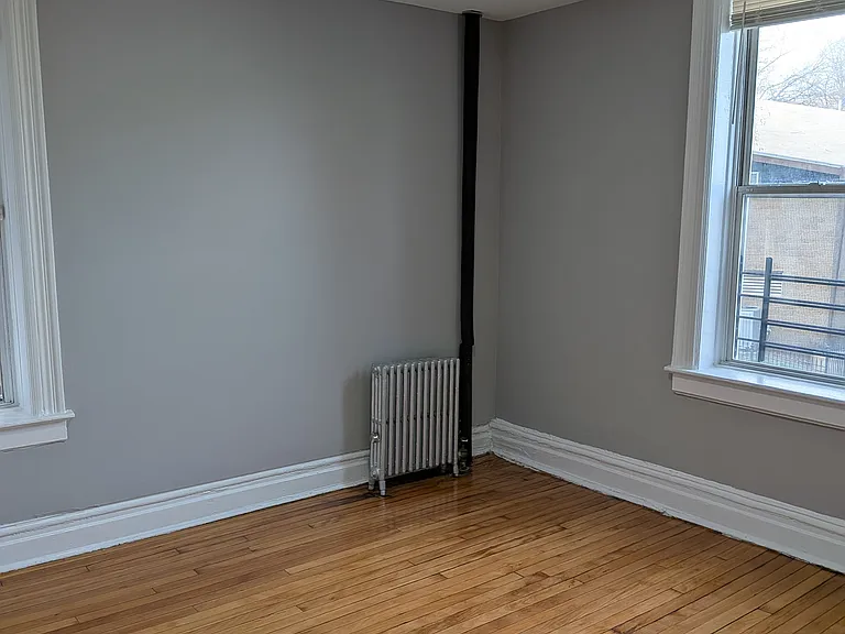 307 William St — Photo 6