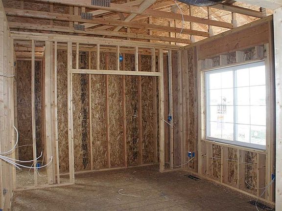 2nd image of 1805 Stone Creek Cir