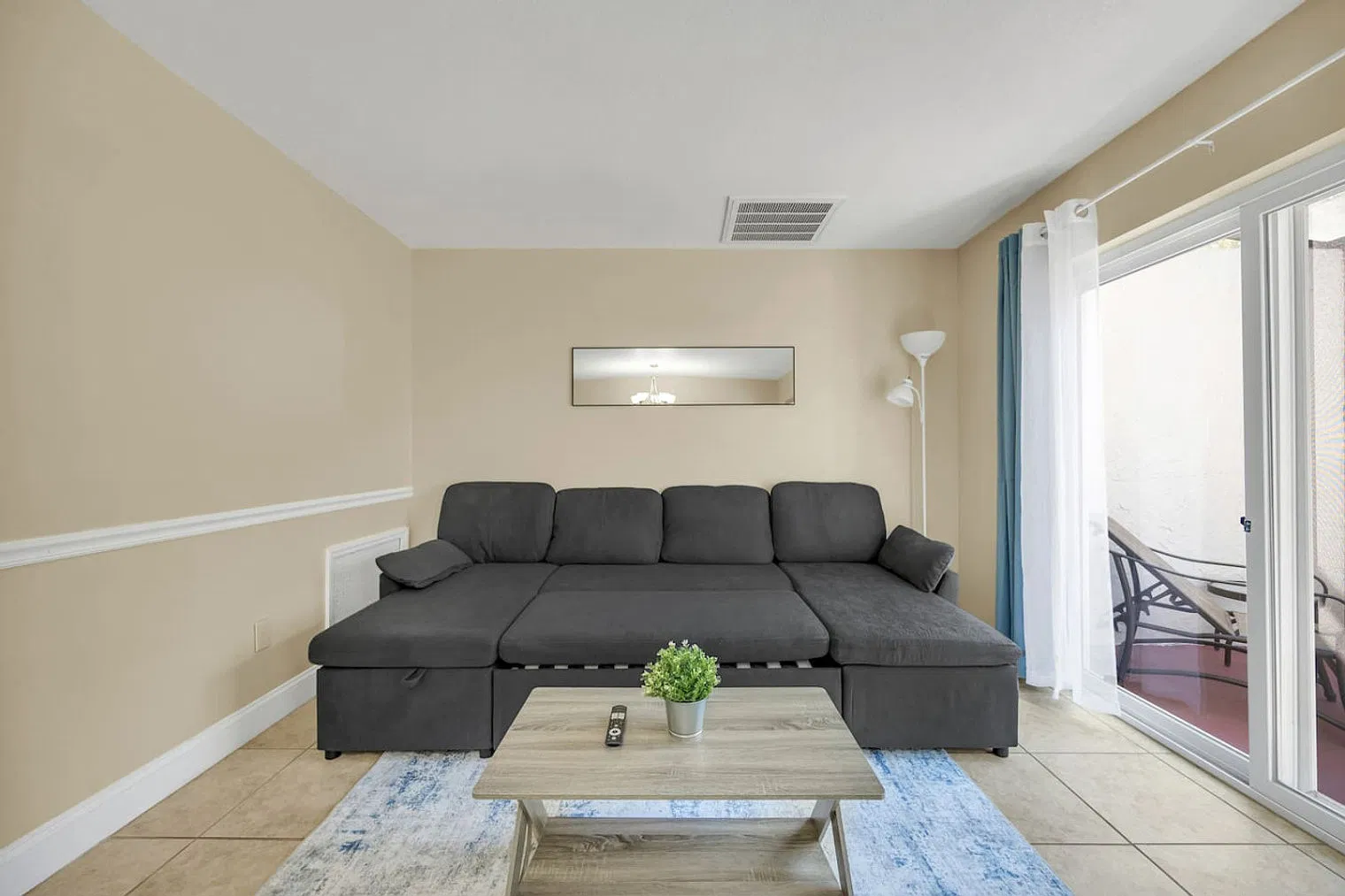 2 bed, 2.0 bath, 1248 sqft, $4,269 — Photo 2