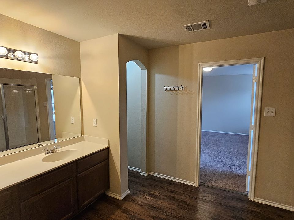 1st image of 2117 Shady Glen Trl