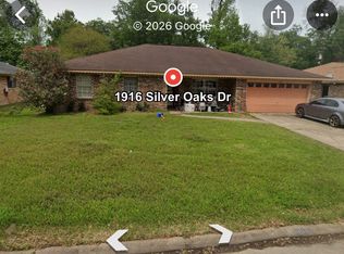 1916 Silver Oaks Dr, Orange, TX 77632