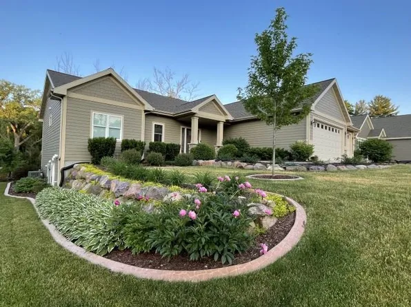 726 Island Ct, Baraboo, WI 53913