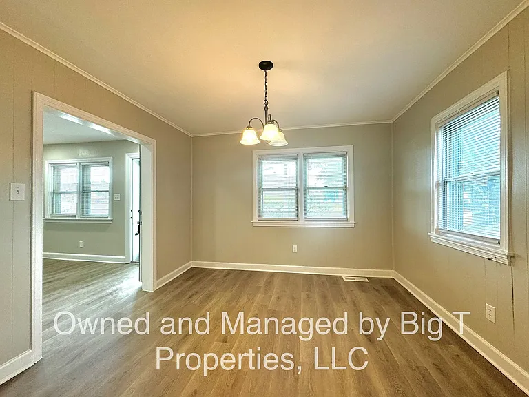 98 Garfield Ave — Photo 3