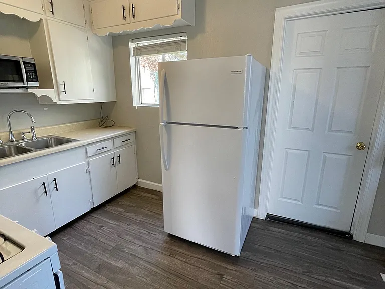 4869 Harrison Ave — Photo 11