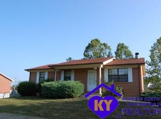 697 Franklin Ct, Radcliff, KY 40160
