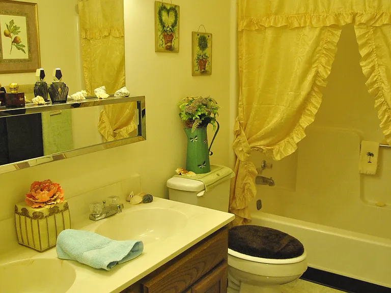 Londontowne and Robinwood Apartments — Photo 12