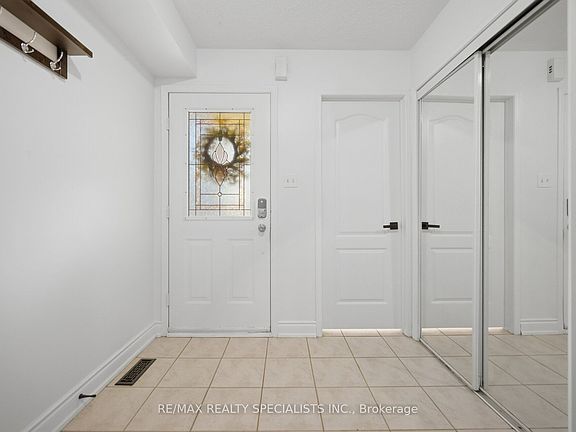 4th image of 5546 Linwell Pl