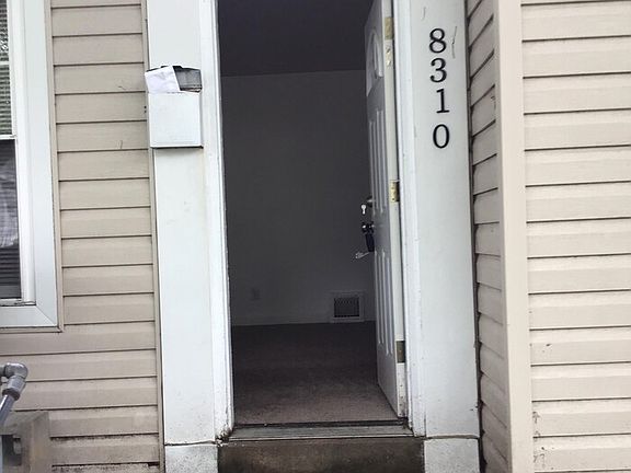3rd image of 8310 Flora Ave