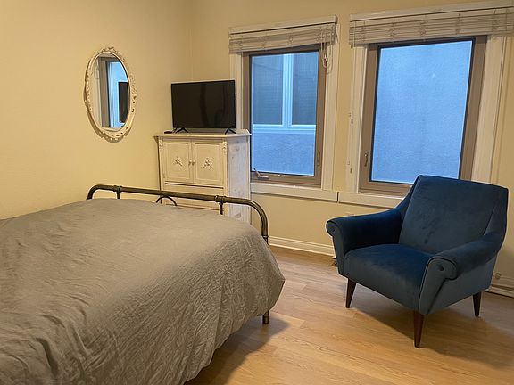 3rd image of 2239 Curlew St