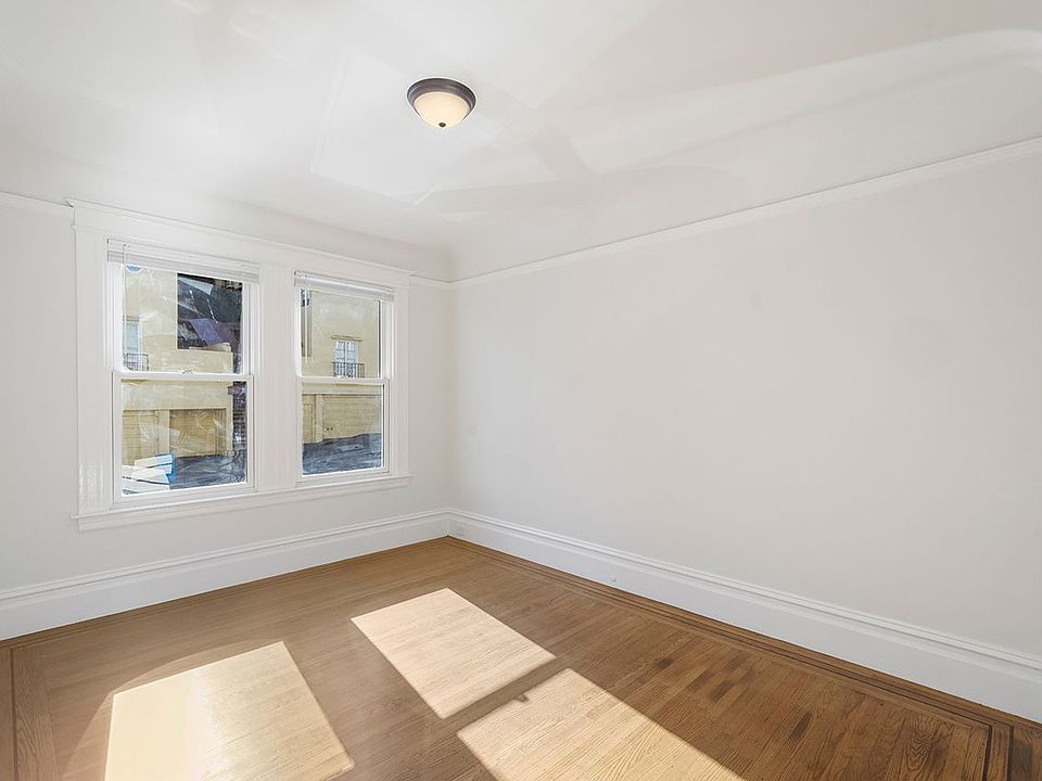 1st image of 714 Bay St