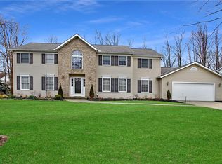 6244 Kenarden Dr, Highland Heights, OH 44143