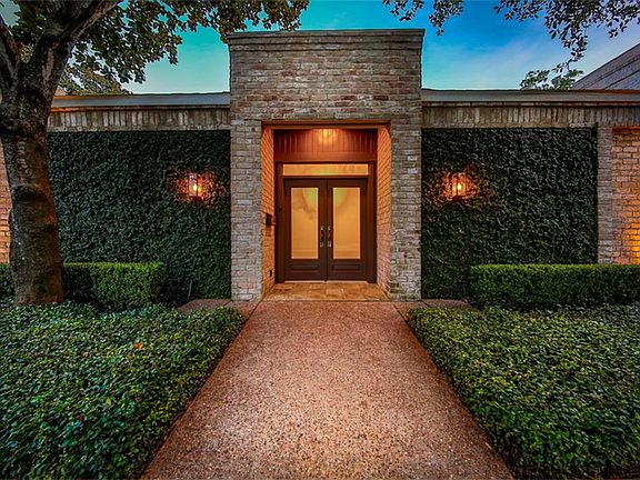 3rd image of 10103 Briar Forest Dr