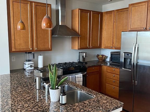 3rd image of 1313 S Clarkson St APT 406