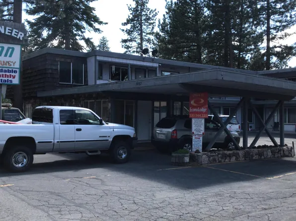 Pioneer Inn