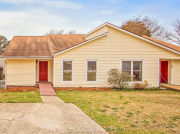 502 Toxaway Ct, Fayetteville, NC 28314