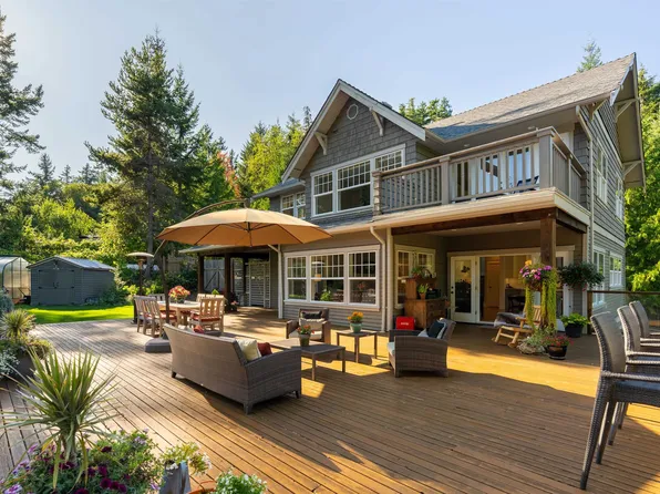 351 Salal Rd, Bowen Island, BC V0N 1G2