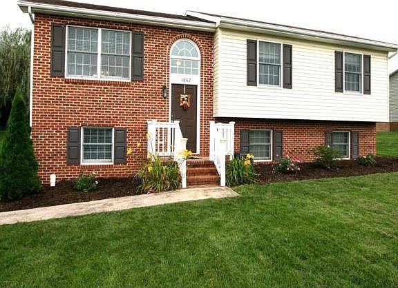 2nd image of 1662 Park Lawn Dr