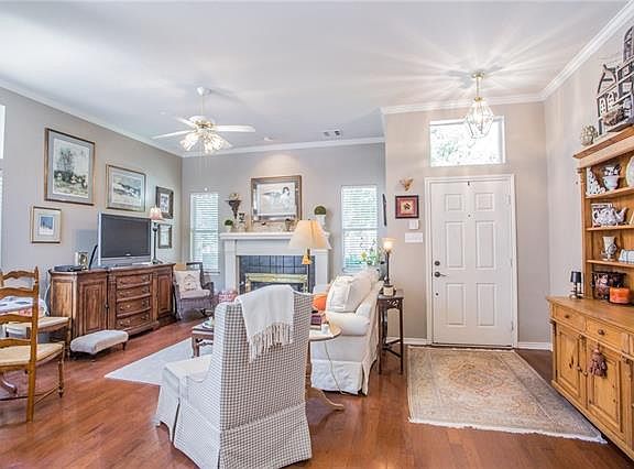 2nd image of 208 Arbor Creek Dr