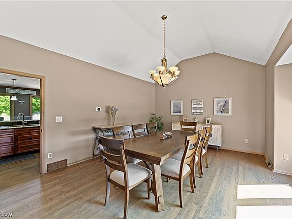 5th image of 30034 Greenview Pkwy